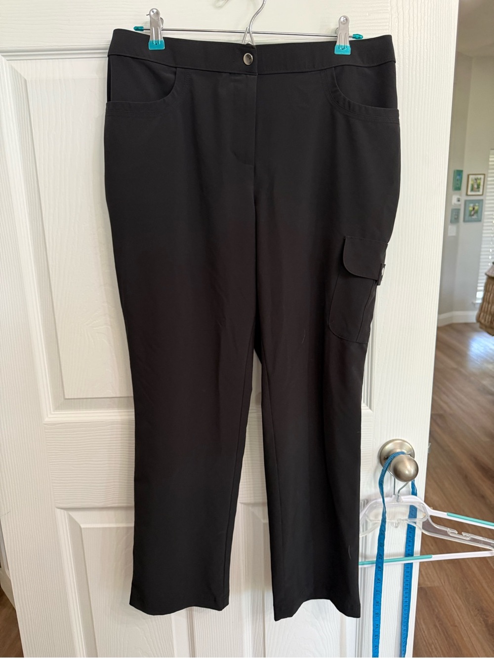 Weekends By Chico’s Black Cargo Pants Size 1.5 US 10/12 Stretch Utility